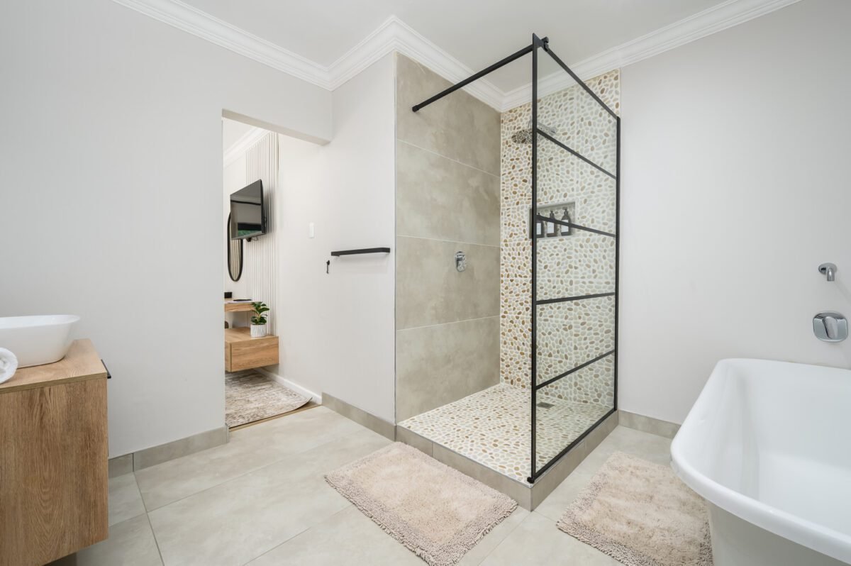 Nadoras Rest UNIT 2 10 of 18