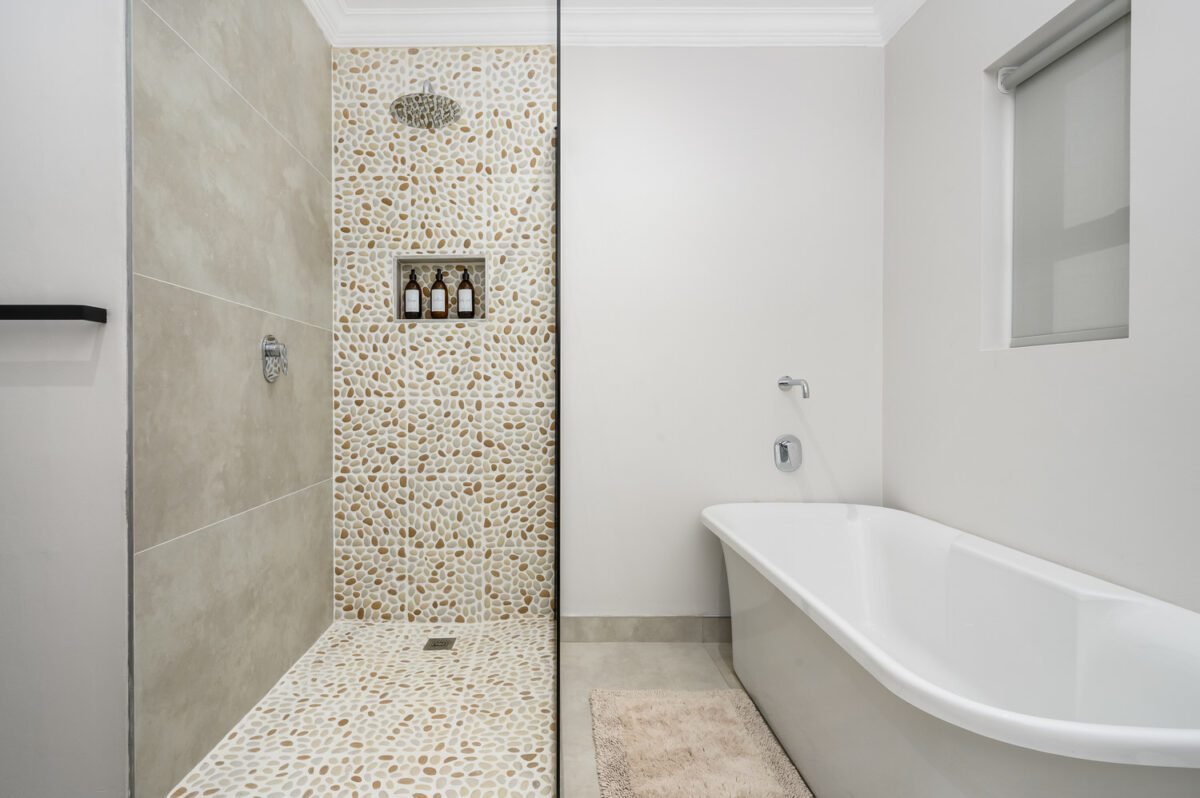 Nadoras Rest UNIT 2 9 of 18 1