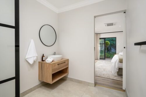 Nadoras Rest UNIT 4 9 of 15