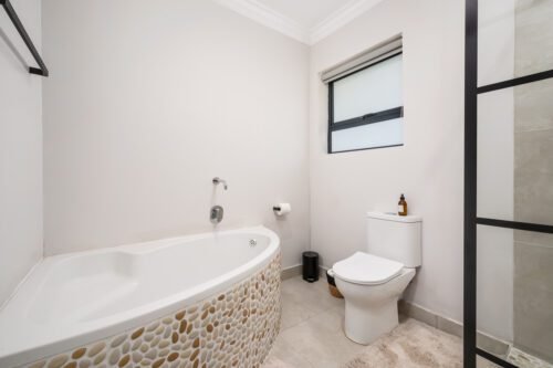 Nadoras Rest UNIT 7 14 of 25