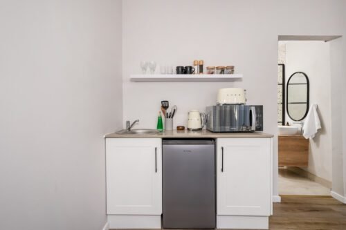 Nadoras Rest UNIT 7 7 of 25