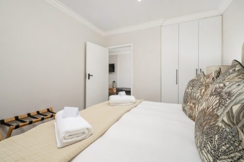 Nadoras Rest UNIT 8 12 of 29