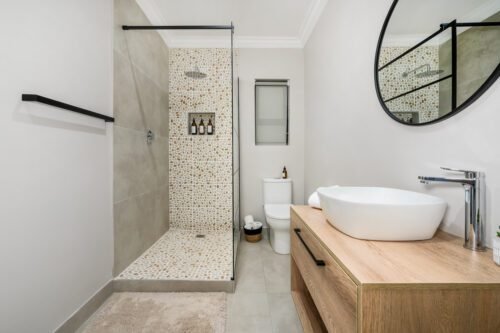 Nadoras Rest UNIT 8 14 of 29 1